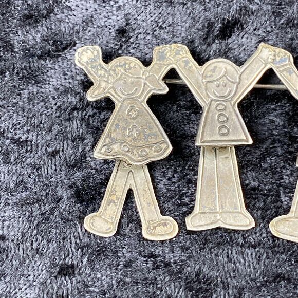 Vintage EFS Sterling Sliver 3 Children Holding Hands Brooch Dangle Legs Teacher - Picture 2 of 7